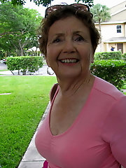 Older businesswomen are having fun with their boyfriends