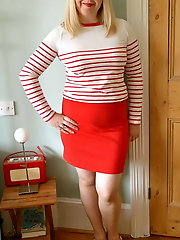 Topless g-i-l-f takes off sexy clothes