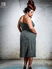 GILF TGP: 60 Y.O., Chubby, 50s Irish Brunette with Top Knot Hair