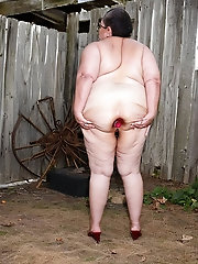 Stylish granny in mohawk poses nude for artistic photoshoot